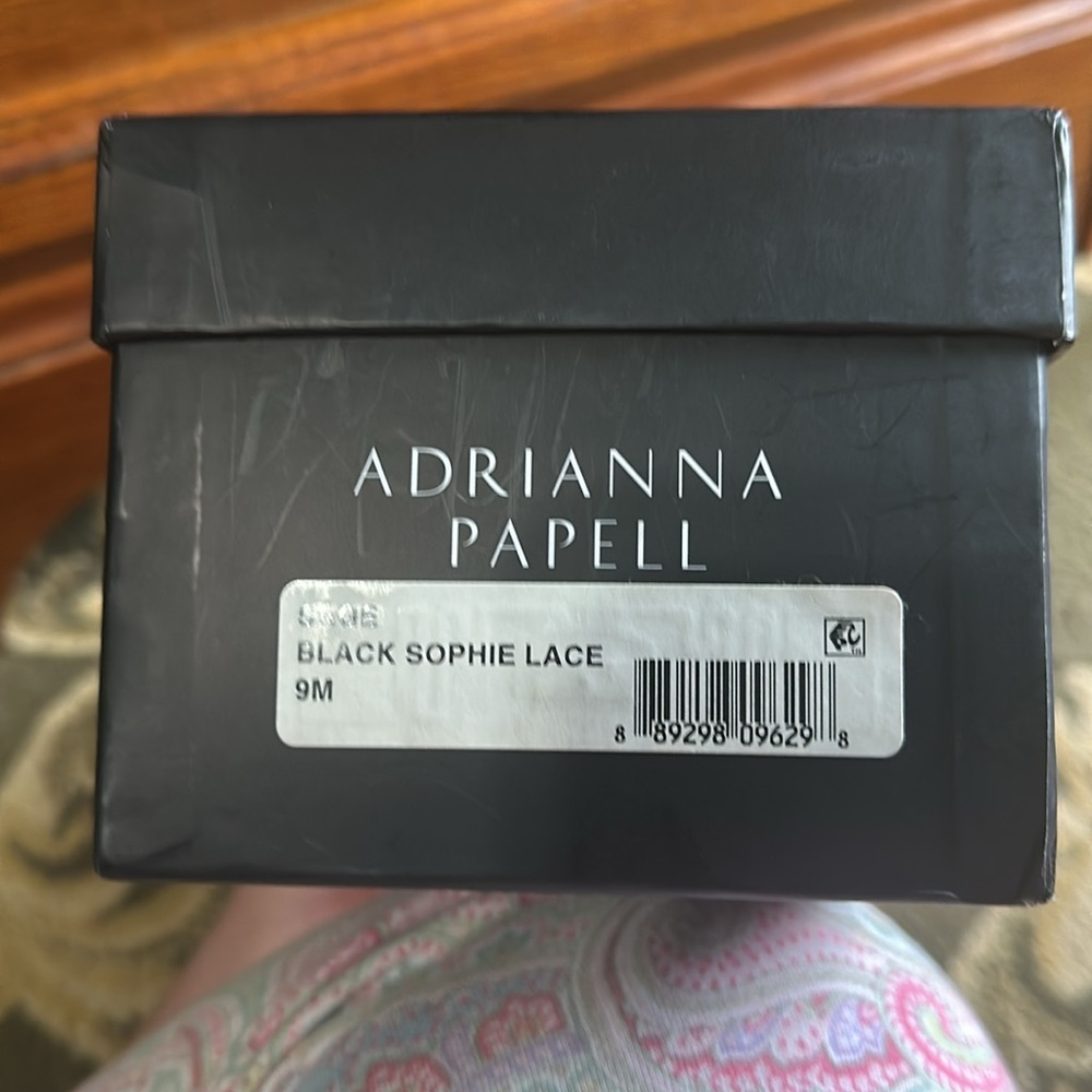 Adrianna papell new in box size 9 shoes black Sophie lace does run small - Picture 7 of 7